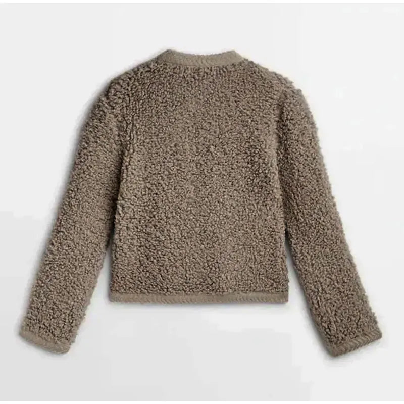 Braune Damen Teddyjacke aus Fleece, warm und kuschelig, ideal für Herbst und Winter.