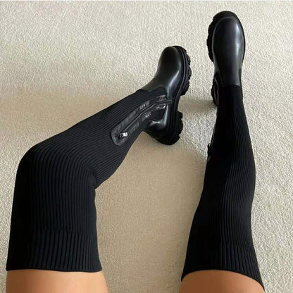 Schwarze kniehohe Stiefel mit Reißverschluss, geripptes Design, modisch, Damenmode.