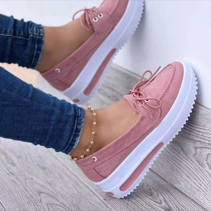 Damen rosa Plateau-Sneaker, Wildleder, weißer Sohle, modisch, bequem, Freizeitmode.
