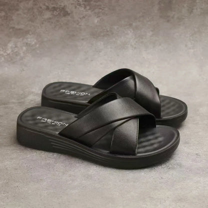 Damer Wedge-Slipper i läderimitation med öppen tåparti – Cassy