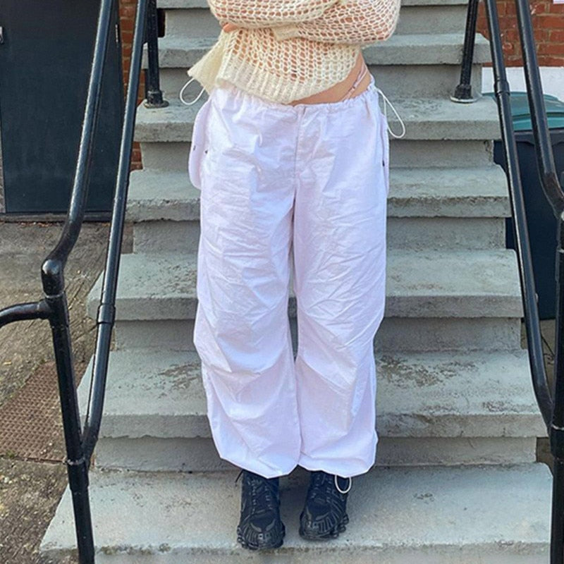 Weiße Baggy-Hose Damen, lässig, Baumwolle, Streetwear, Mode, Treppe, Outdoor.