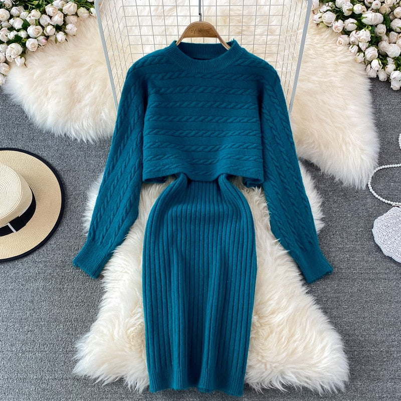 Blaues Strickkleid-Set mit Zopfmuster, langärmelig, elegantes Design, Damenmode.