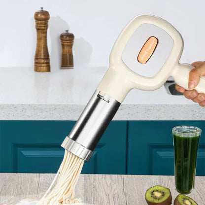 Elektrische Nudelmaschine, weiß, Edelstahl, Küchengerät, frische Pasta, moderne Küche