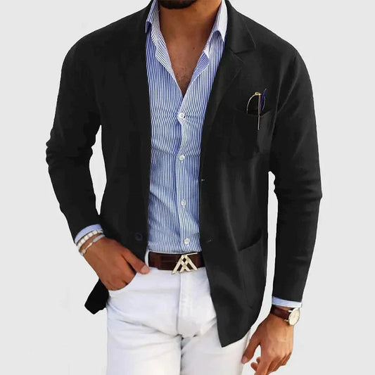 Schwarzer Herrenblazer mit Reverskragen, Knopfdetails, lässig, elegant, modisch.