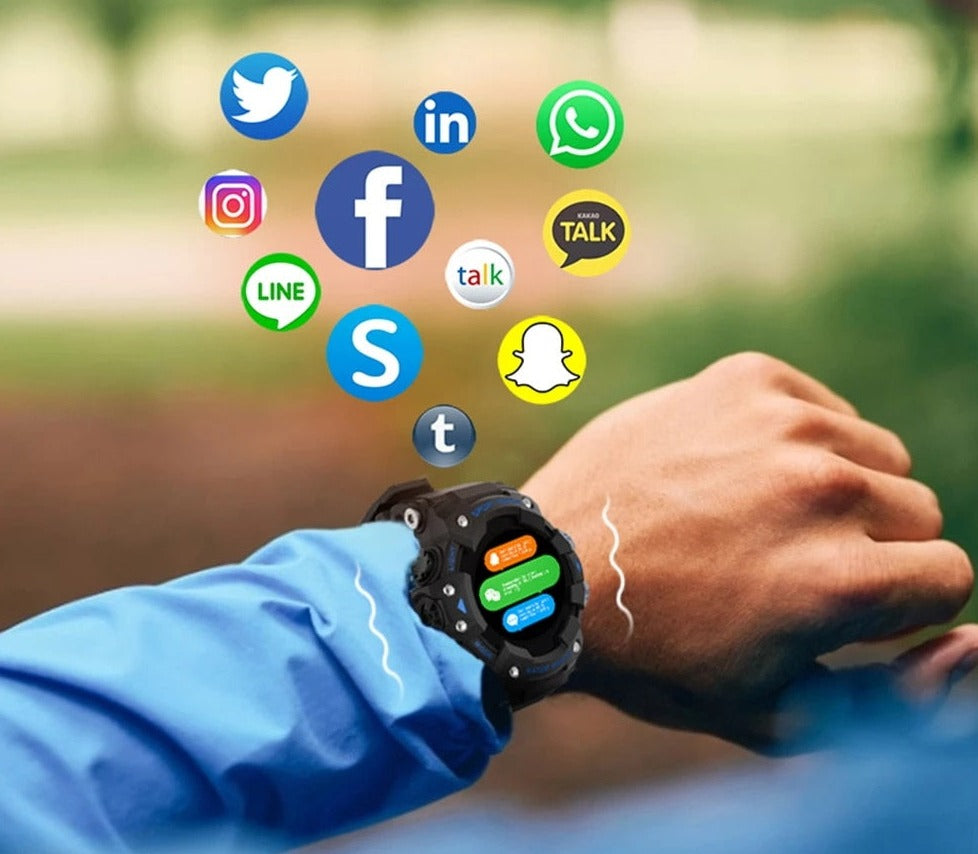 Mann mit Smartwatch, Social-Media-Icons, Outdoor, Fitness, Technologie, Kommunikation, blaues Jackett.