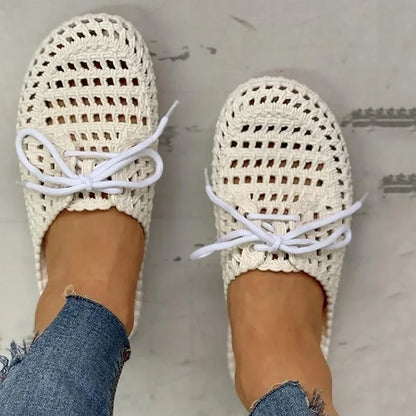 Luftiga damoutdoorloafers med öppet tåparti – Linaya