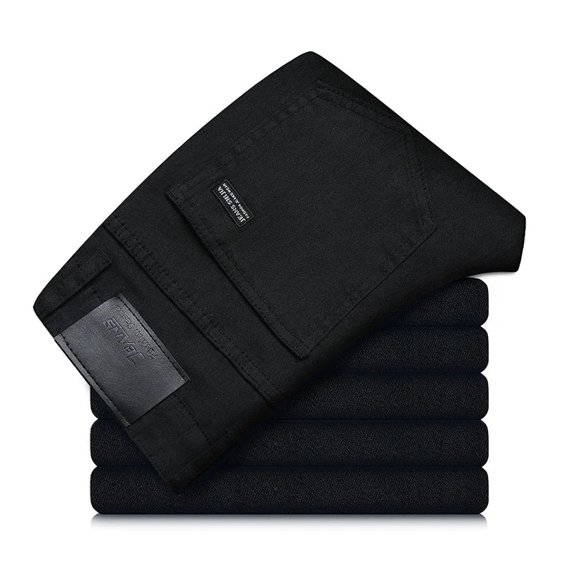 Herrjeans i svart med rak passform och stretch – Milan