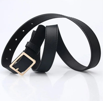 Schwarzer Ledergürtel mit einfacher Metallschnalle, modisches Accessoire, Unisex.