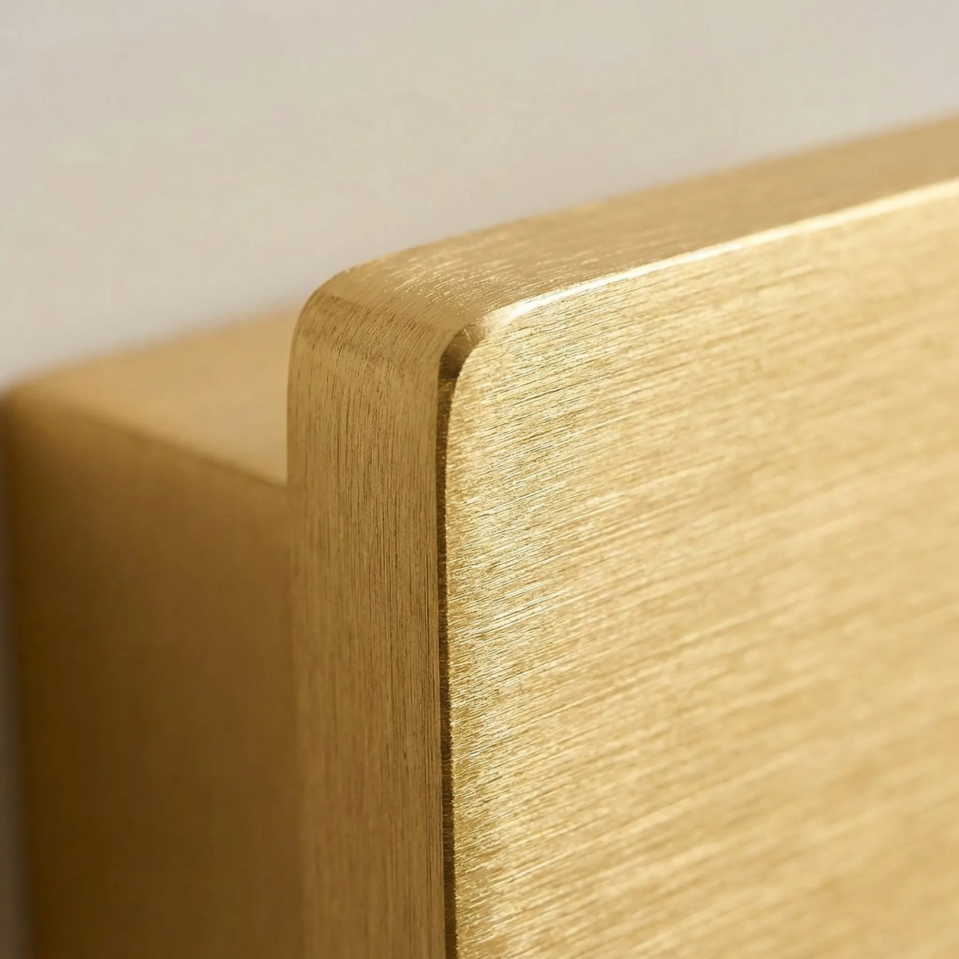 Sleek Rectangular Wall Sconce - Scandara