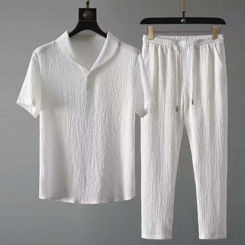 Weißes Herren-Sommer-Set, klassisches Hemd und lässige Hose, Baumwolle, elegant, modisch.