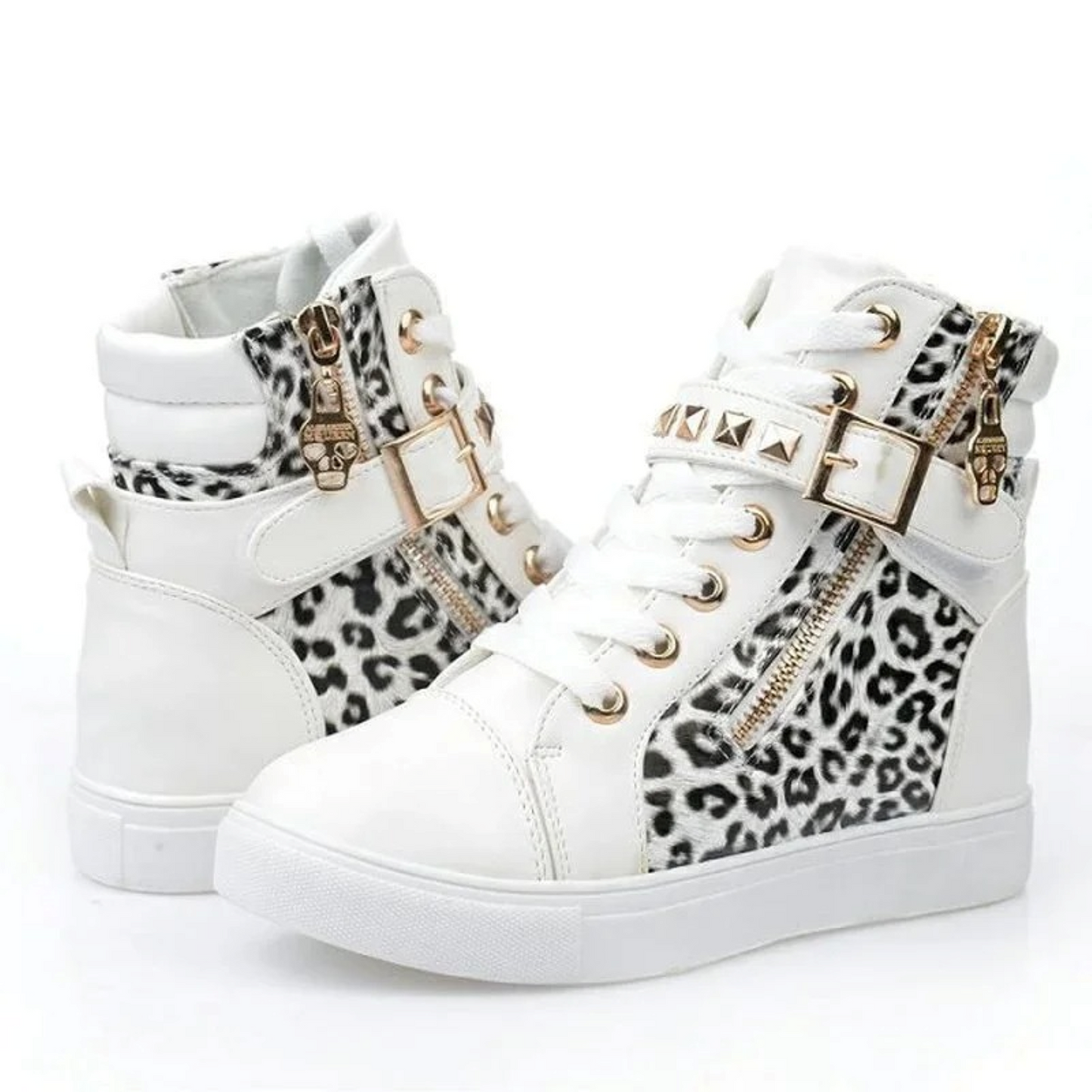 Weiße Damen-Sneaker aus Leder mit Leopardenmuster, Reißverschluss und goldenen Details.
