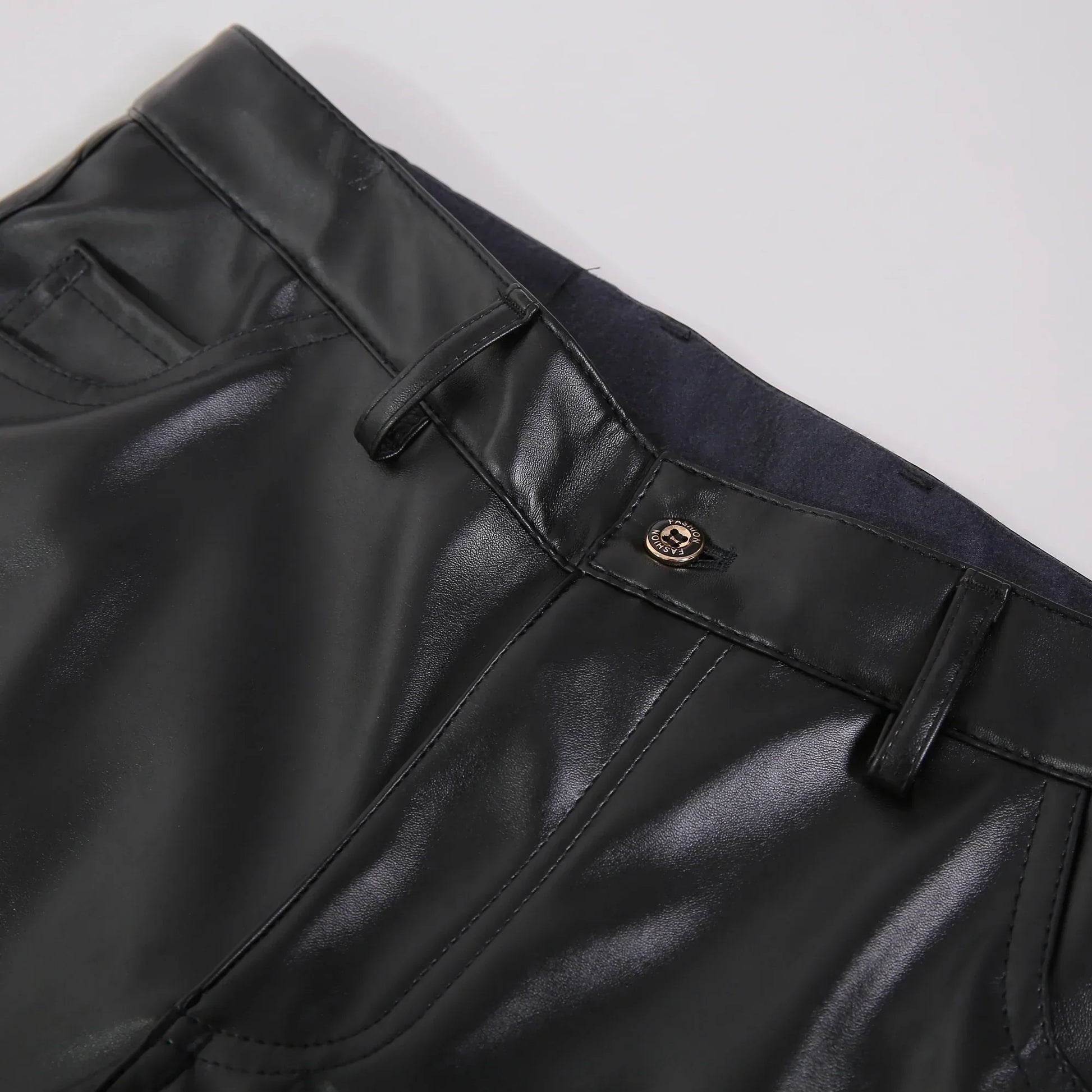 Schwarze Herren-Lederhose, Skinny Fit, elastisch, PU-Leder, modisch, ideal für Punk-Cosplay.