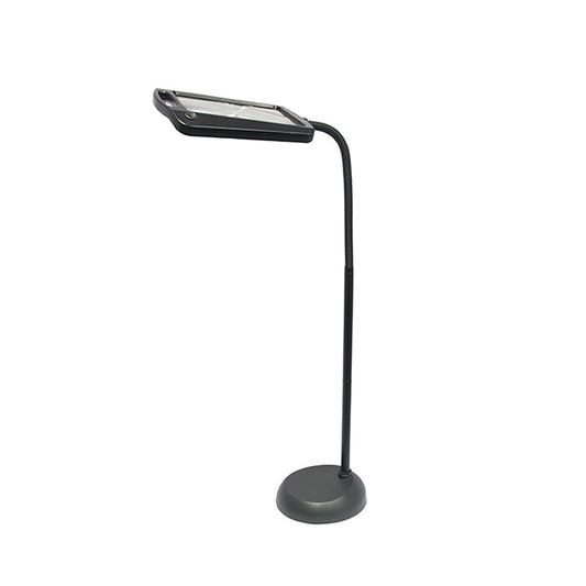 Svart golvlampa med rektangulärt förstoringsglas, böjbar hals och rund sockel mot vit bakgrund 1