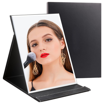 Tragbarer Schminkspiegel mit schwarzem Lederetui, ideal für Make-up und Reisen.