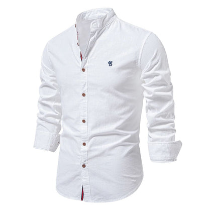 Weißes Herrenhemd mit Stehkragen, Langarm, Knopfleiste, Baumwolle, elegant, casual.