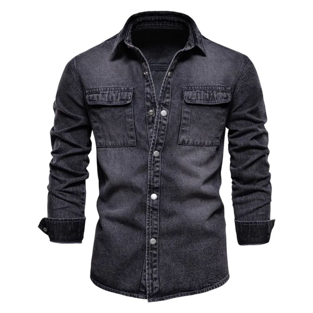 Schwarzes Jeanshemd für Herren, langärmelig, Knopfleiste, zwei Brusttaschen.