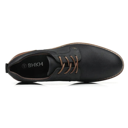 Schwarzer Lederschuh für Herren, elegantes Design, Schnürschuh, Business-Mode.