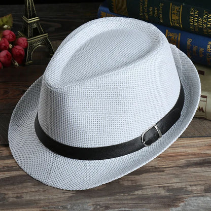 Weißer Fedora-Hut aus Stroh mit schwarzem Band, stilvoller Sommerhut für Herren.