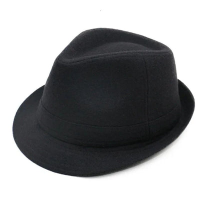 Schwarzer Fedora-Hut aus Filz, klassisches Design, modisches Accessoire für Herren und Damen.