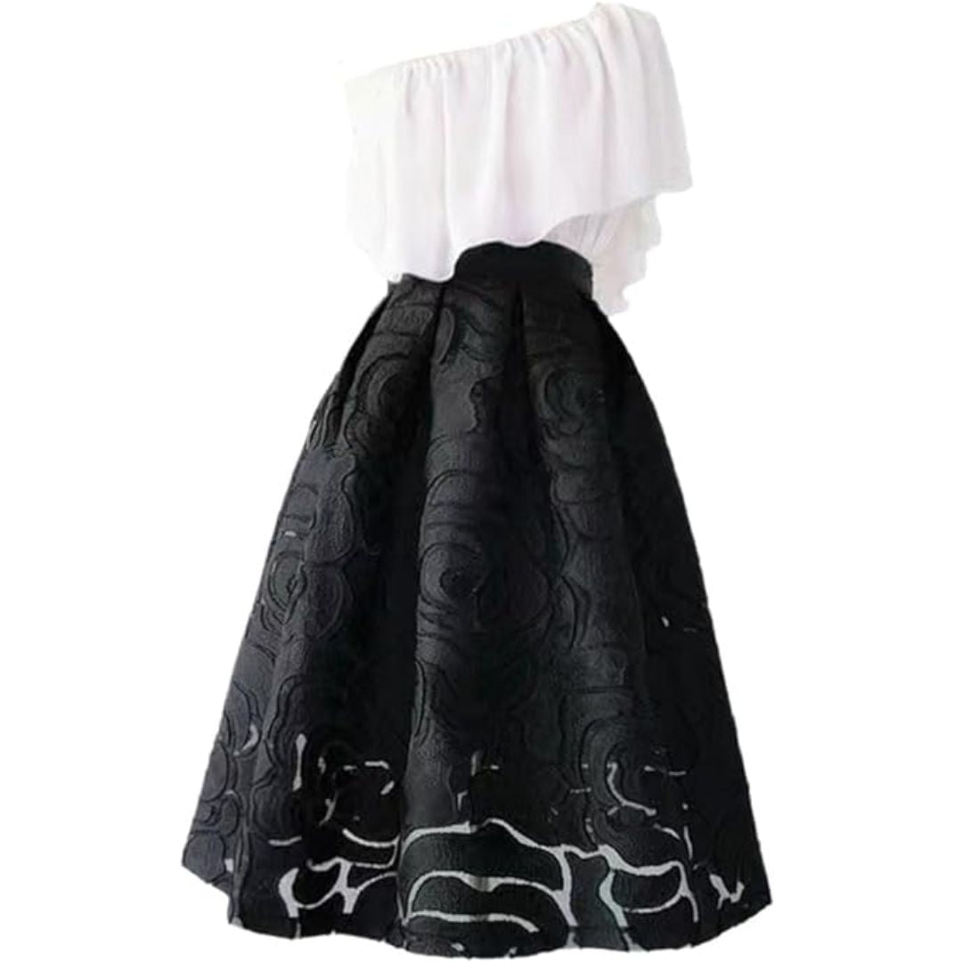 Schwarz-weißes schulterfreies Kleid, florales Muster, elegantes Design, Damenmode.