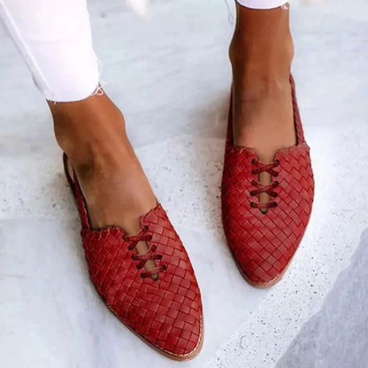 Rote geflochtene Lederslipper für Damen, modisch, bequem, ideal für Sommer.