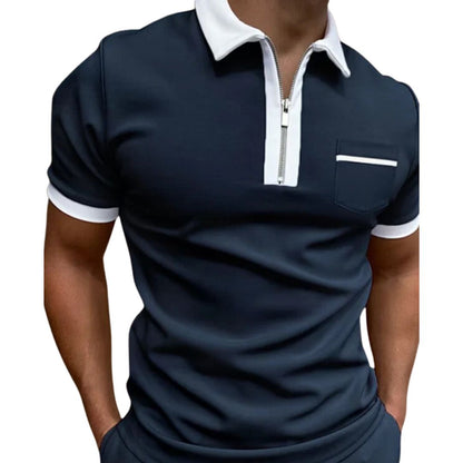 Dunkelblaues Herren-Poloshirt mit Reißverschluss und weißem Kragen, sportlich-elegant.