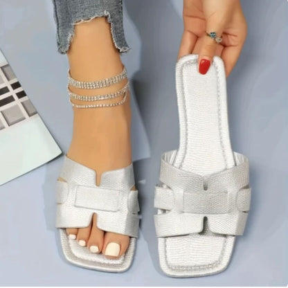 Silberne Damen-Sandalen mit Schleife, flach, modisch, Sommer, elegant, bequem, rutschfest.