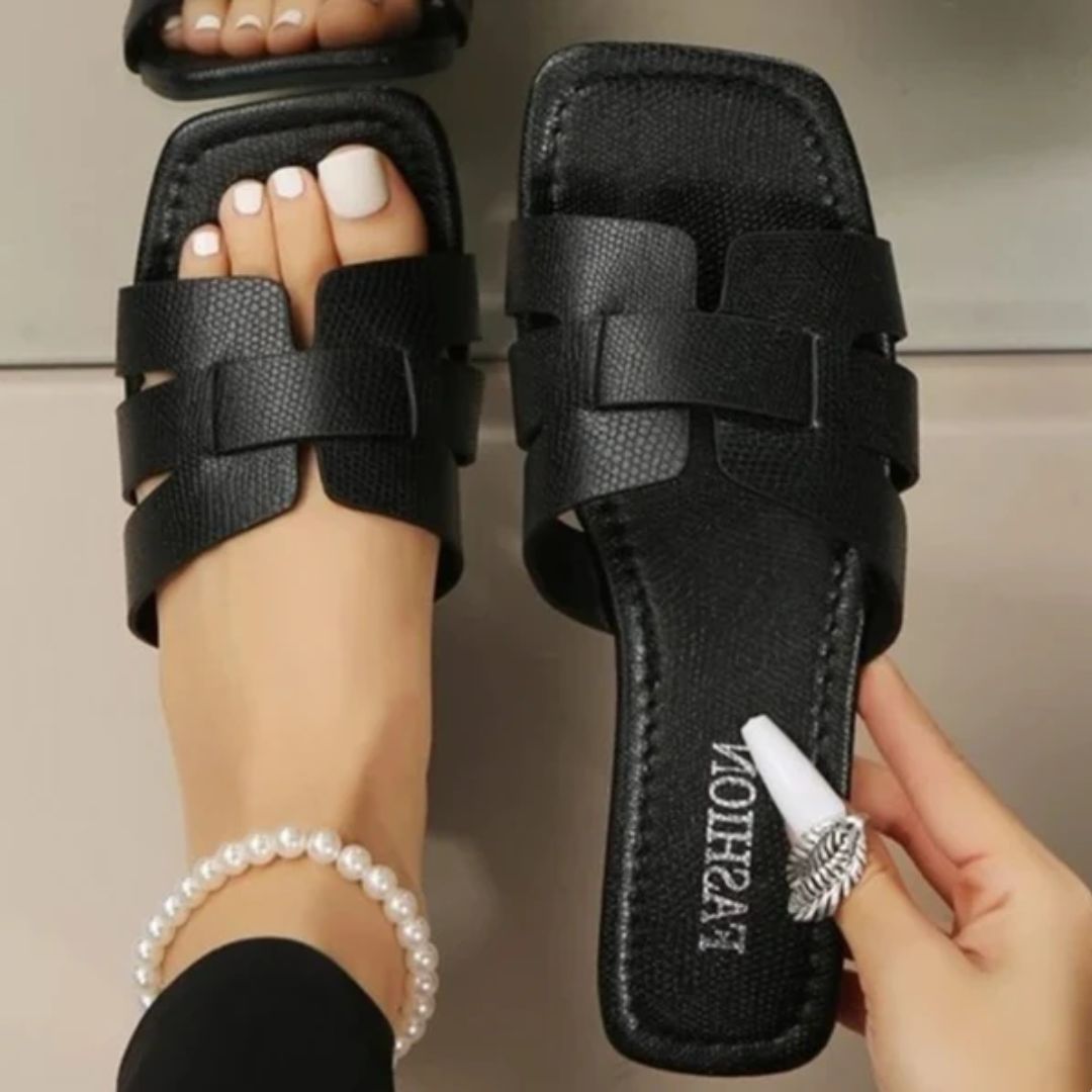 Schwarze Damen-Sandalen, quadratische Zehen, Lederoptik, modisch, bequem, Sommermode.