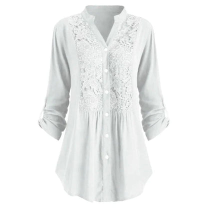 Weiße Damenbluse mit Spitzenmuster, Knopfleiste, langen Ärmeln, elegant, Baumwolle.