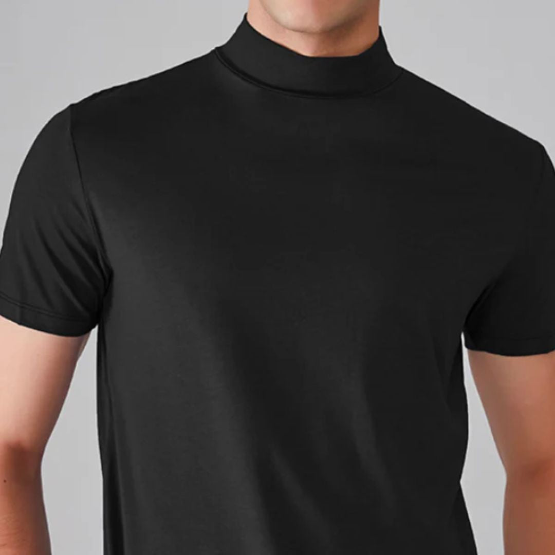 Schwarzes Herren-T-Shirt mit Stehkragen, kurzärmelig, aus Baumwolle, modisch und elegant.