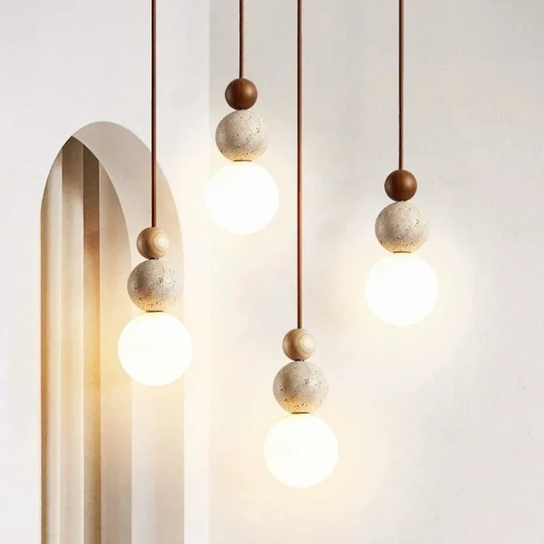 Moderne Hängelampen aus Holz und Stein, warmes Licht, minimalistisches Design, Wohnzimmerbeleuchtung.
