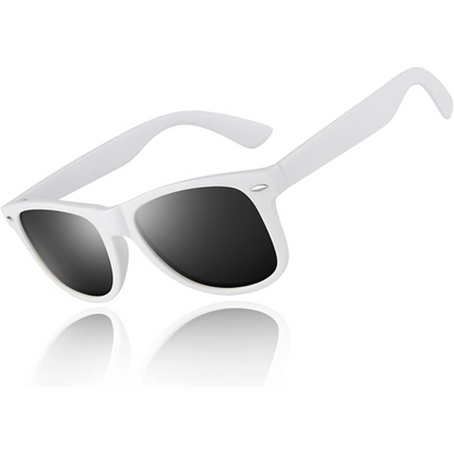 Weiße Sonnenbrille mit schwarzen Gläsern, modisches Accessoire, UV-Schutz, Unisex-Design.