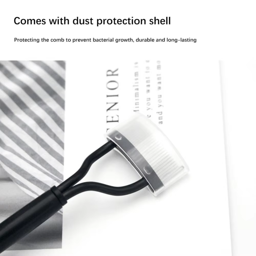 Schwarzer Wimpernkamm mit Staubschutz, langlebig, hygienisch, ideal für präzises Styling.