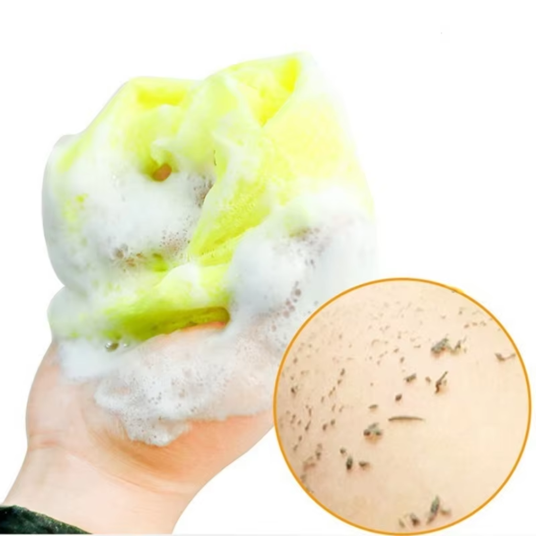Gelber Duschschwamm mit Schaum, Hand, Hautpflege, Peeling, Reinigung, Hygieneprodukt.