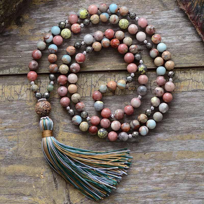 Vintage Halskette mit 8mm Natursteinen, Pyrit, bunter Quaste, Yoga Schmuck für Damen.