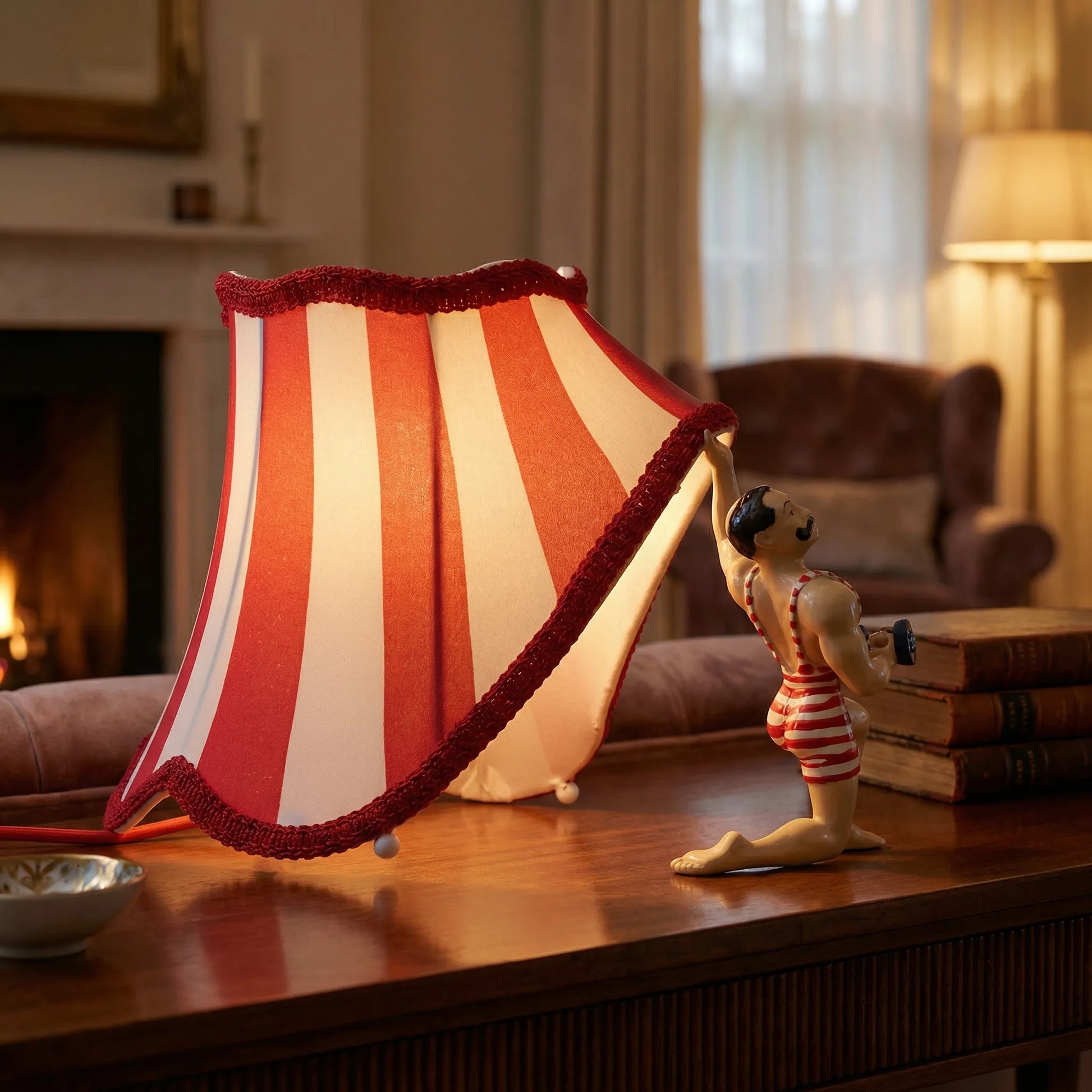 Vintage Circus Table Lamp - Carnovolt