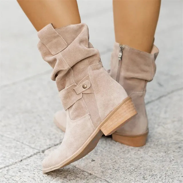 Beige Damen-Winterstiefeletten, Kunstwildleder, niedriger Absatz, Reißverschluss, lässig.