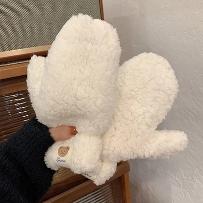 Weiße Plüsch-Fäustlinge aus Fleece, warm und kuschelig, ideal für kaltes Wetter.