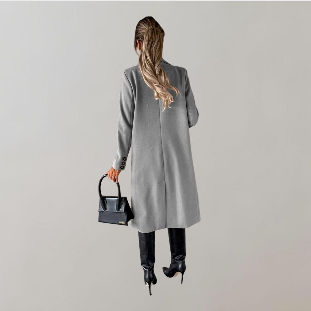 Damen Wintermantel grau, elegant, lang, mit Knöpfen, modisch, stilvoll, hochwertig.