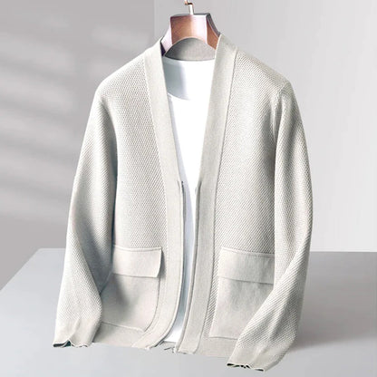 Weiße Strickjacke aus Baumwolle, offenes Design, lässig, Herrenmode, minimalistisch.