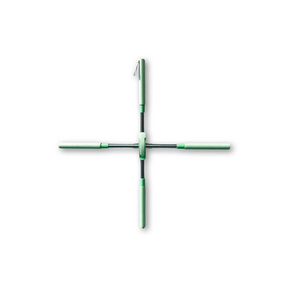 Grüner faltbarer Kleiderbügel aus Kunststoff, platzsparend, ideal für Reisen.