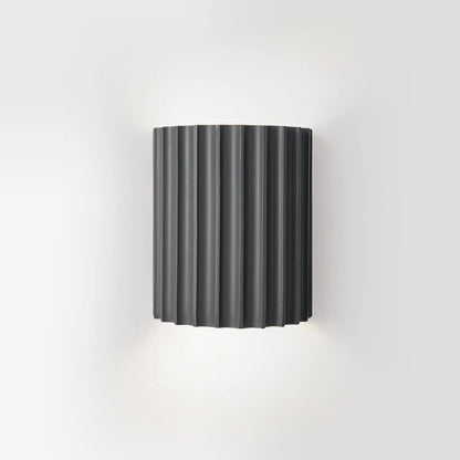 Schwarze minimalistische LED-Wandlampe, geripptes Design, modernes Wohn- und Schlafzimmerdekor.