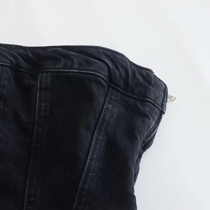Schwarze Jeansjacke aus Denim, Unisex, modisch, robust, vielseitig einsetzbar.