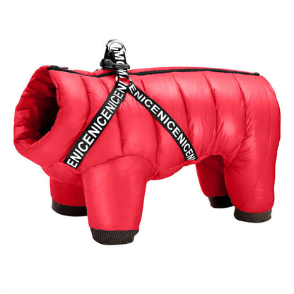 Roter Hundemantel mit Geschirr, gepolstert, wasserabweisend, für kaltes Wetter.
