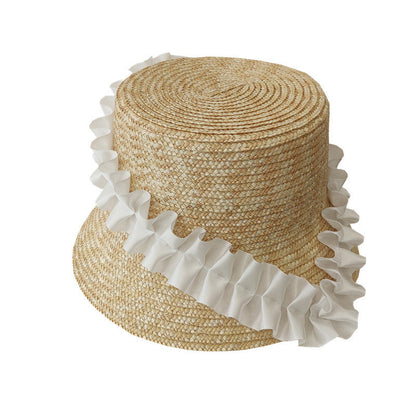 Flätad sommarhatt med veck och ränder – BreezyStripes
