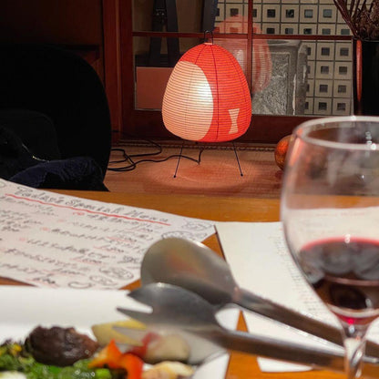 Rote Akari Tischlampe aus Papier, modernes Design, Wohnzimmerbeleuchtung, japanischer Stil.