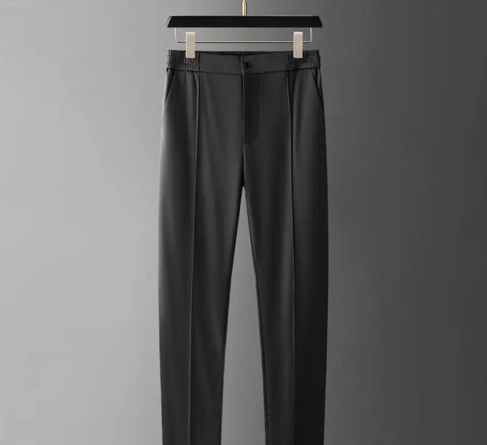 Schwarze Herrenanzughose, elegant, luxuriös, aus hochwertigem Material, für formelle Anlässe.