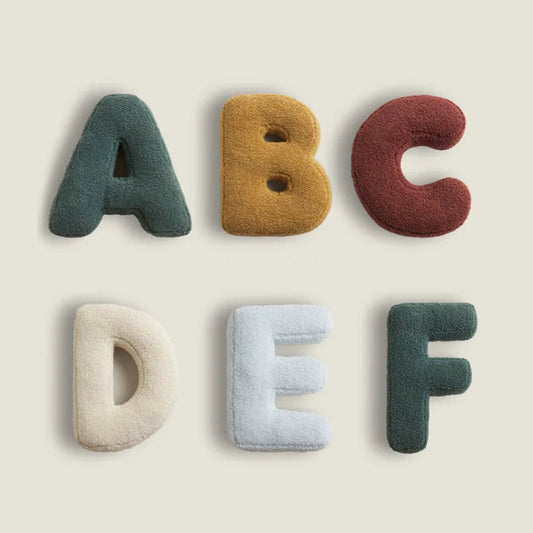 Dekorativ bokstavskudde – LetterLounge