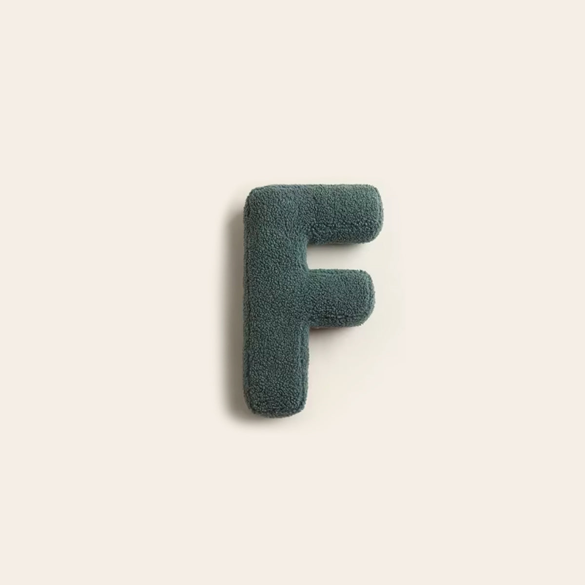 Dekorativ bokstavskudde – LetterLounge