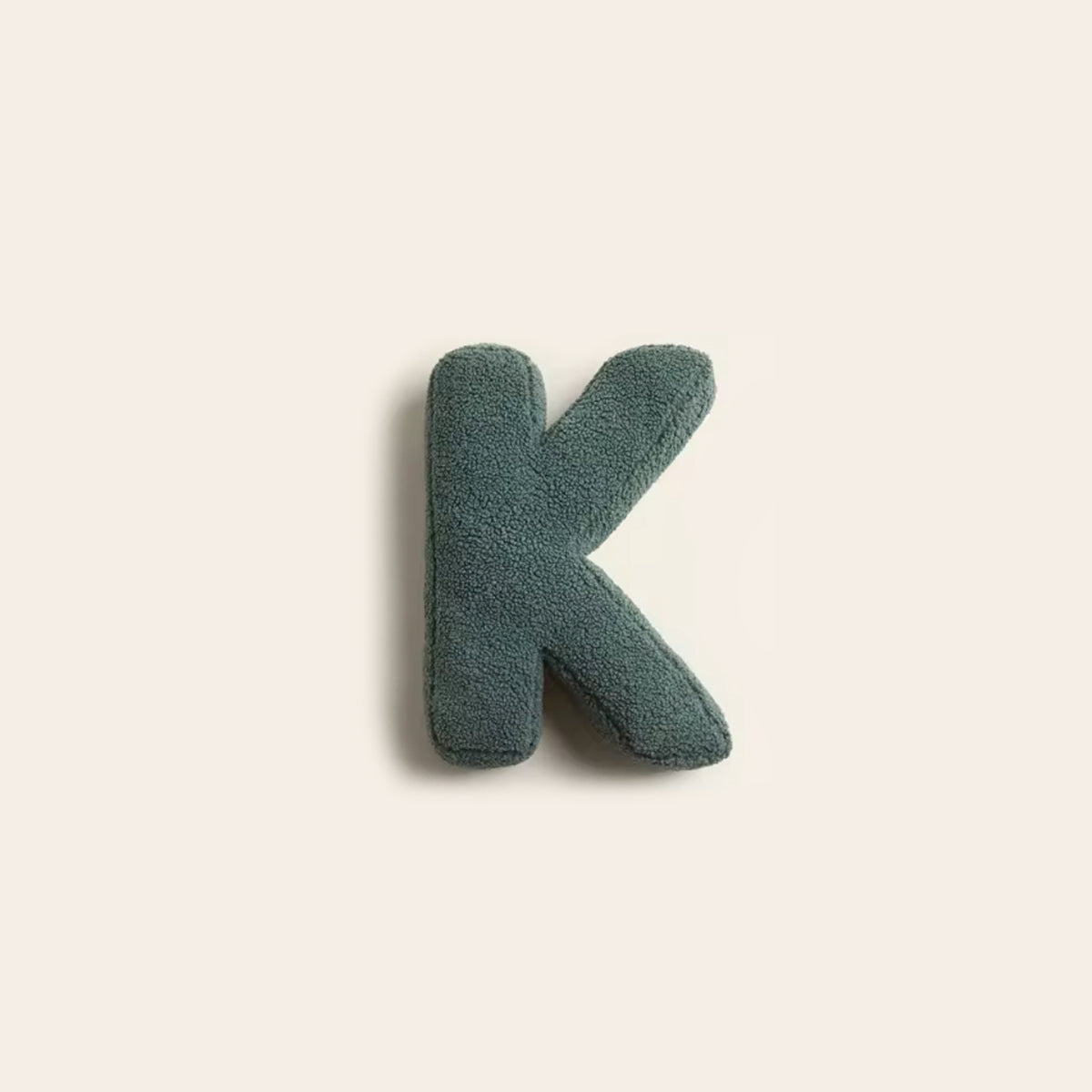 Dekorativ bokstavskudde – LetterLounge
